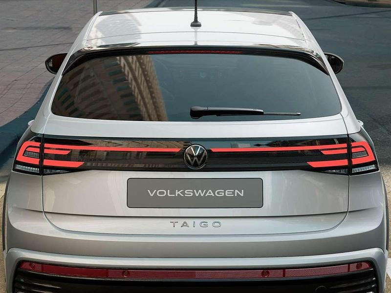 Usata VW Taigo R-line 116 CV (85 kW) 2025 Reflex silver metallizzato SUV