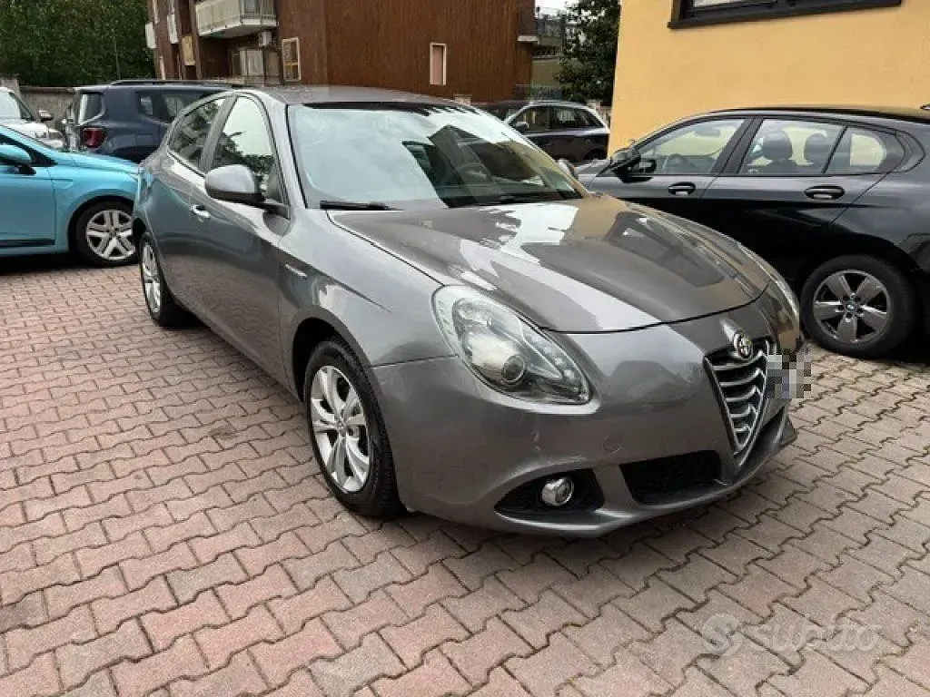 Usata Alfa Romeo Giulietta Progression 105 CV (77 kW) 2014 Grigio Utilitaria