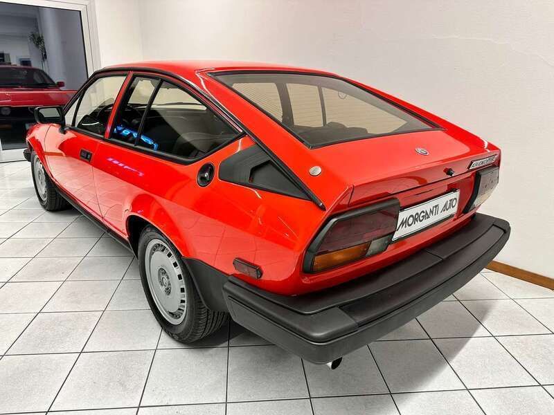 Usata Alfa Romeo GTV 158 CV (116 kW) 1985 Rosso Coupé