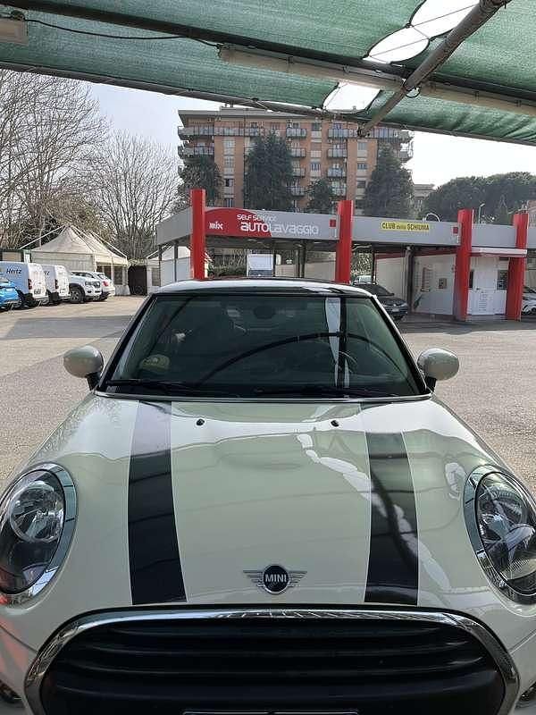 Usata Mini ONE 75 CV (55 kW) 2017 Utilitaria