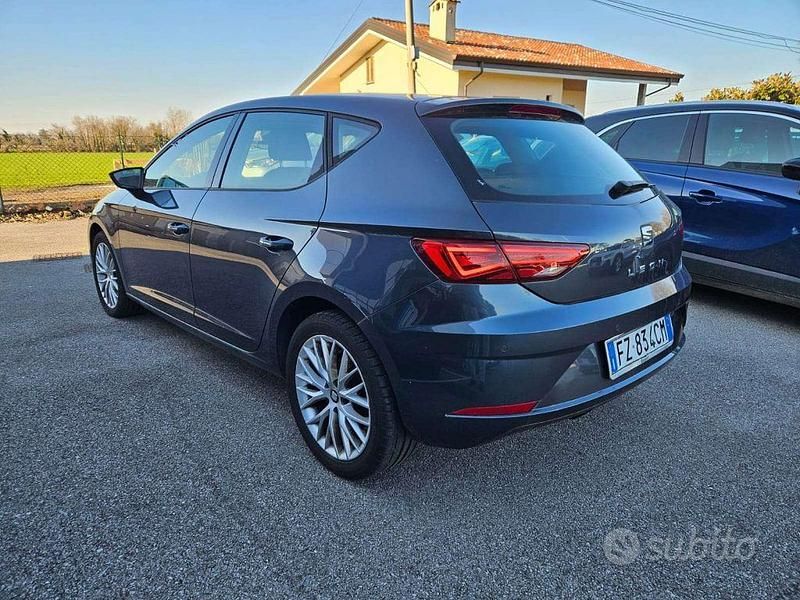 Usata Seat Leon 150 CV (110 kW) 2020 Grigio Berlina