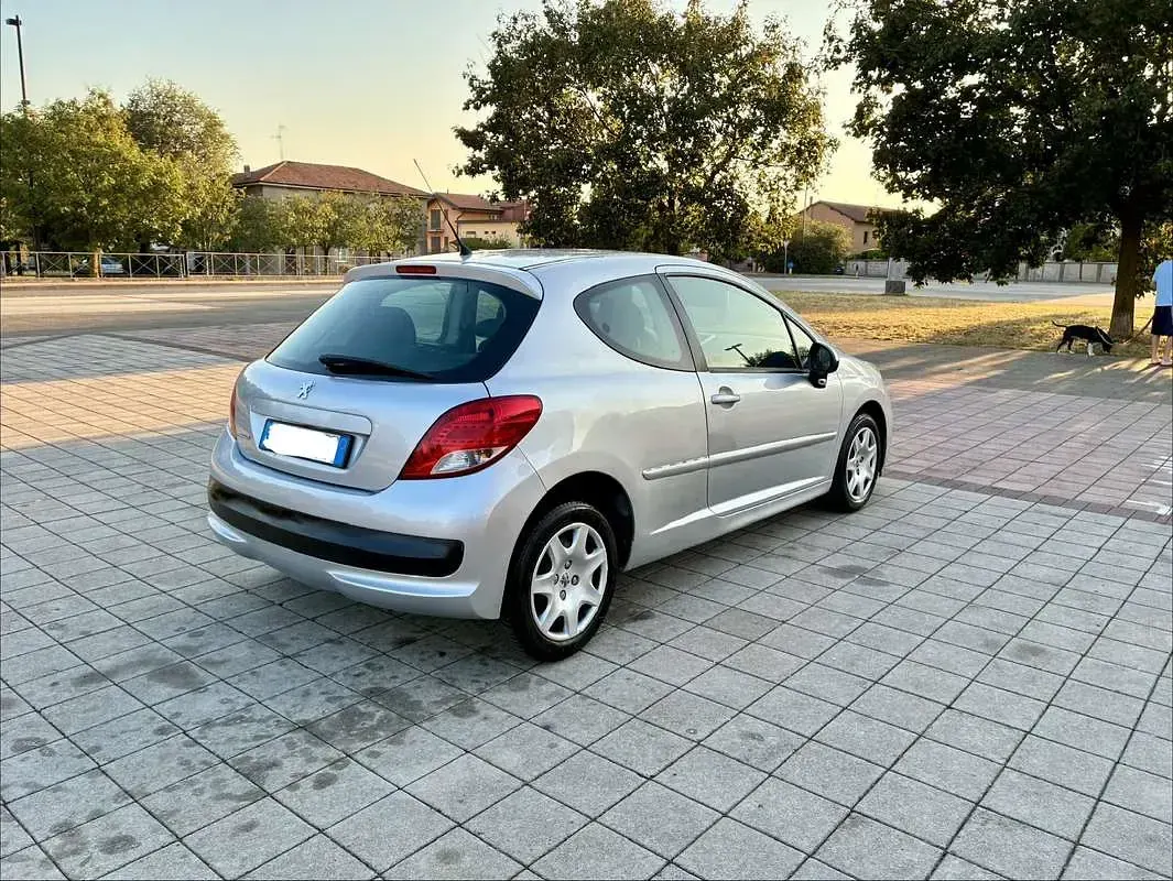 Usata Peugeot 207 73 CV (53 kW) 2013 Grigio Berlina
