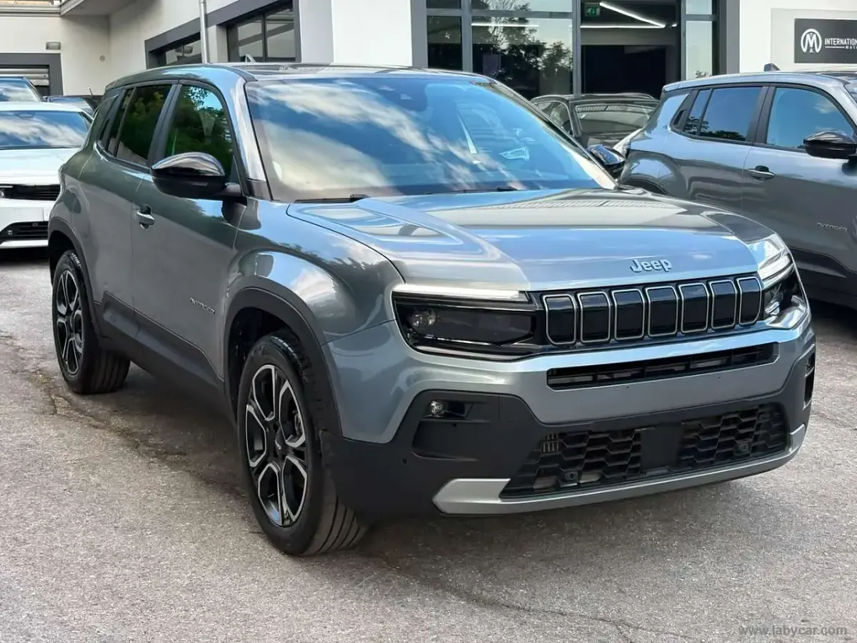 Usata Jeep Avenger Summit 101 CV (74 kW) 2025 Grigio SUV