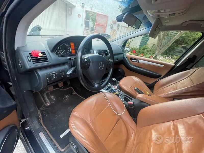 Usata Mercedes A180 109 CV (80 kW) 2006 Nero Berlina