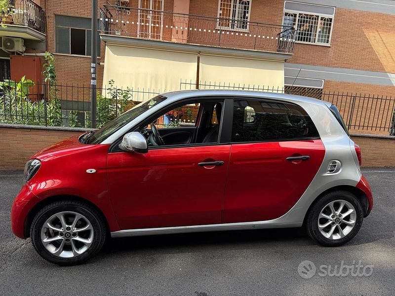 Rosso Usata 2015 Smart ForFour Passion Due volumi | 8000 € (Buon prezzo) - Immagine 1/4