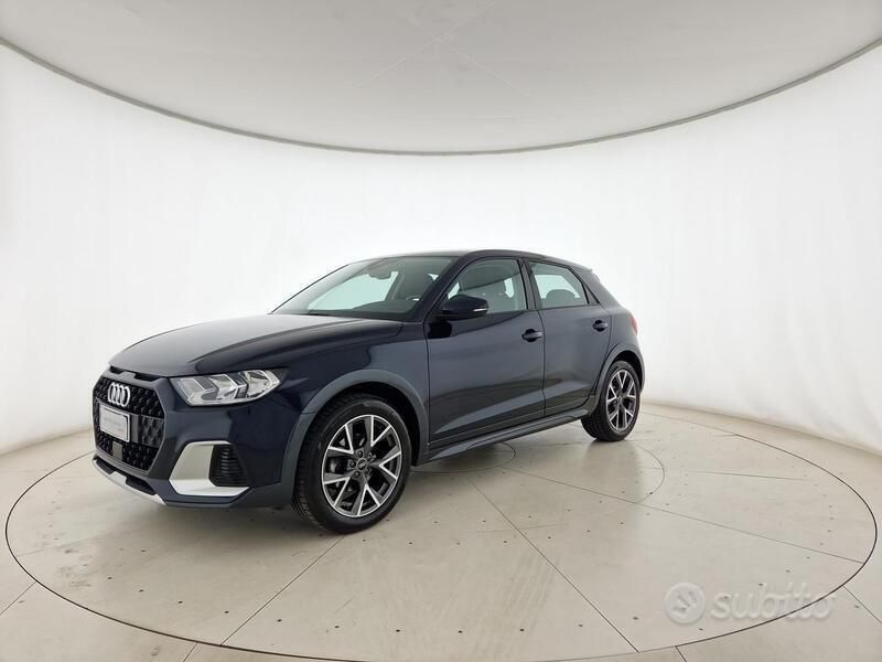 Blu firmamento metallizzato Usata 2022 Audi A1 Admired Due volumi | 20.500 € (Buon prezzo) - Immagine 1/4