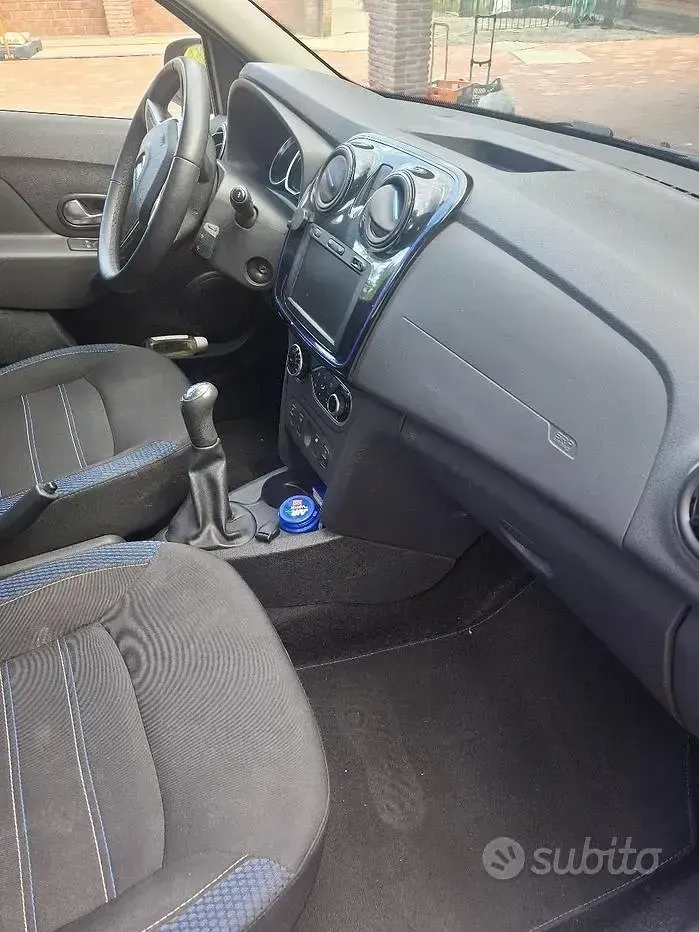Usata Dacia Sandero 95 CV (69 kW) 2020 Blu Berlina