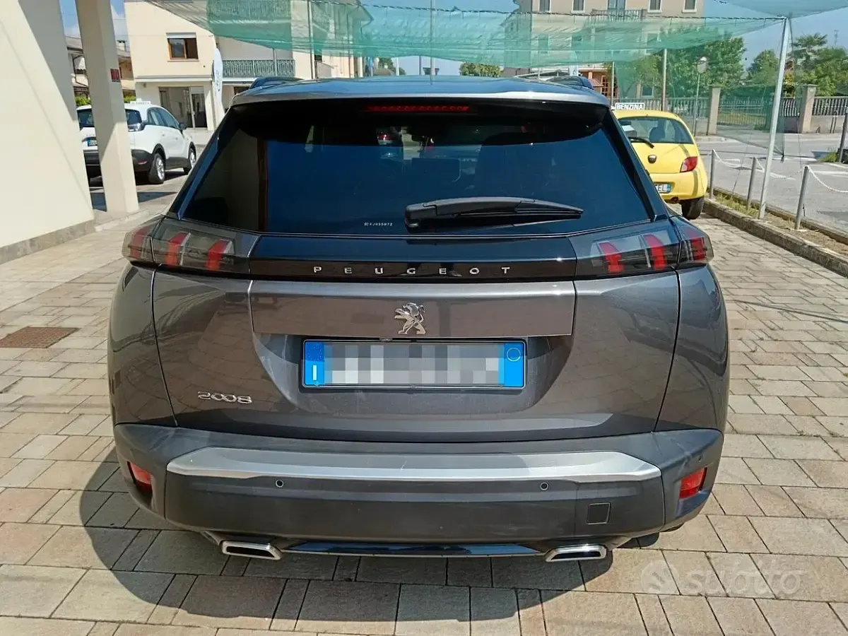 Gebraucht Peugeot 2008 Allure 131 PS (96 kW) 2020 Grau SUV