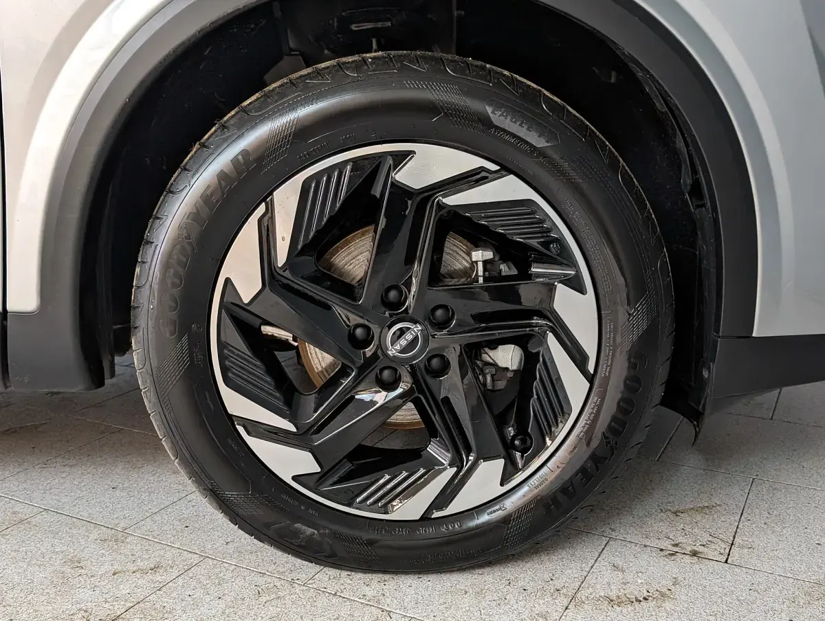 Usata Nissan Qashqai N-Connecta 140 CV (102 kW) 2025 Grigio SUV