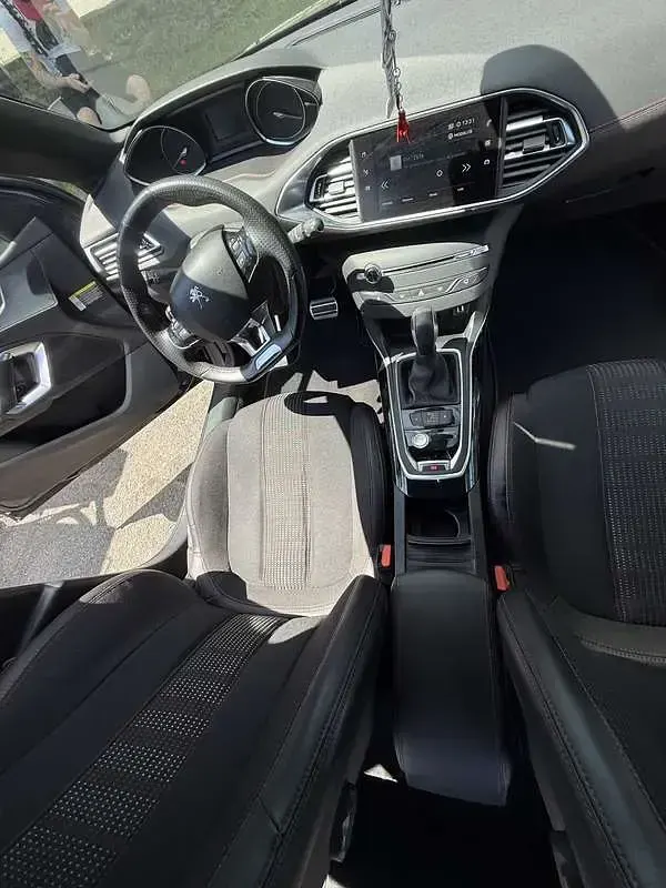 Usata Peugeot 308 GT-line 131 CV (96 kW) 2018 Berlina