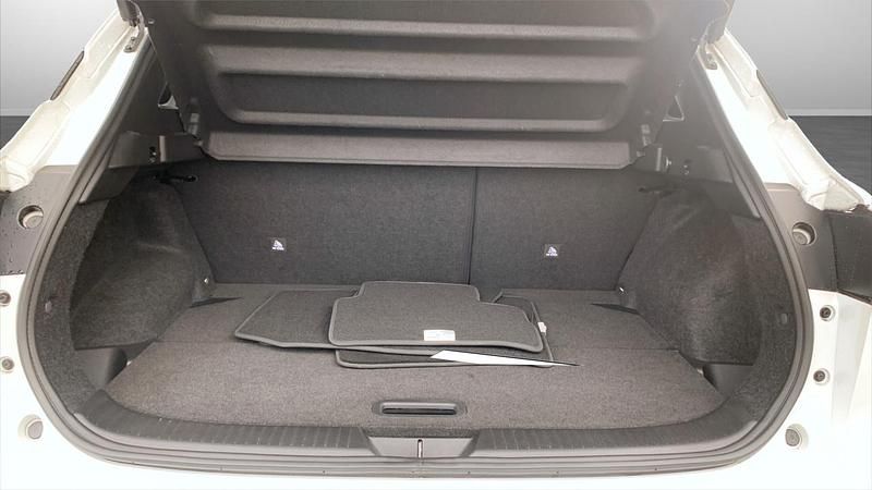 Usado Nissan Qashqai Tekna 140 HP (102 kW) 2023 Branco SUV