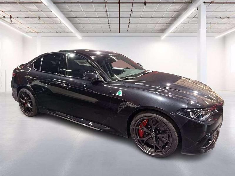 Nuova Alfa Romeo Giulia Quadrifoglio 519 CV (381 kW) 2026 Nero metallizzato Berlina