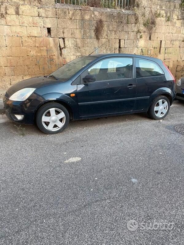 Usata Ford Fiesta 75 CV (55 kW) 2003 Utilitaria
