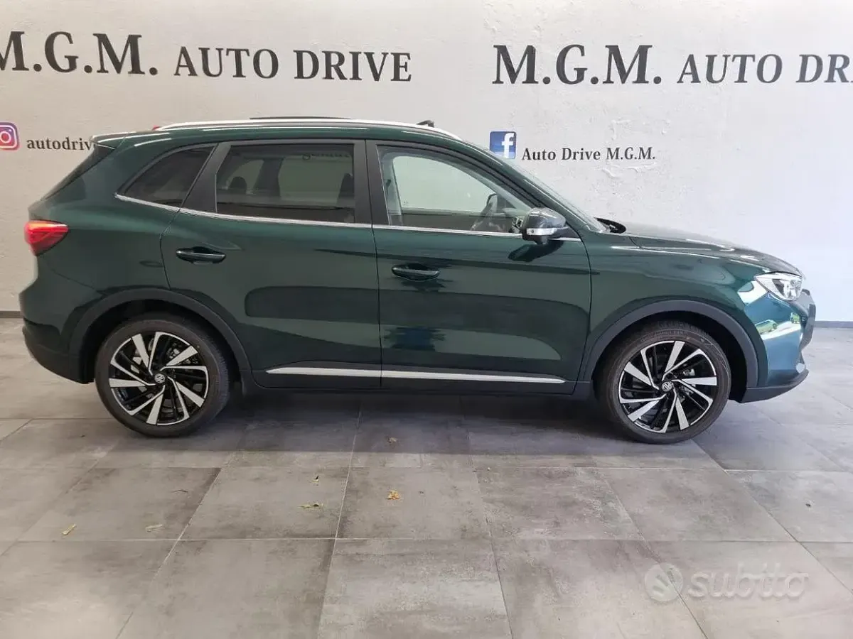 Nuova MG ZS Luxury 102 CV (75 kW) 2026 Verde SUV