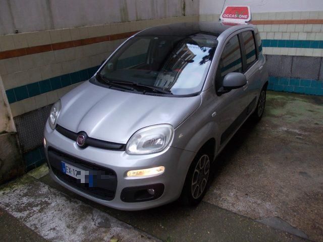 Grigio Usata 2015 Fiat Panda Lounge Due volumi | 7900 € (Buon prezzo) - Immagine 1/4