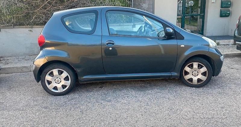 Usata Toyota Aygo 68 CV (50 kW) 2005 Utilitaria