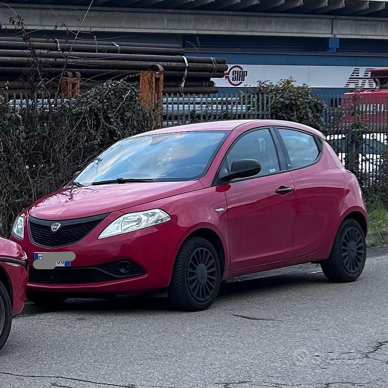 Usata Lancia Ypsilon 2018 Rosso Utilitaria