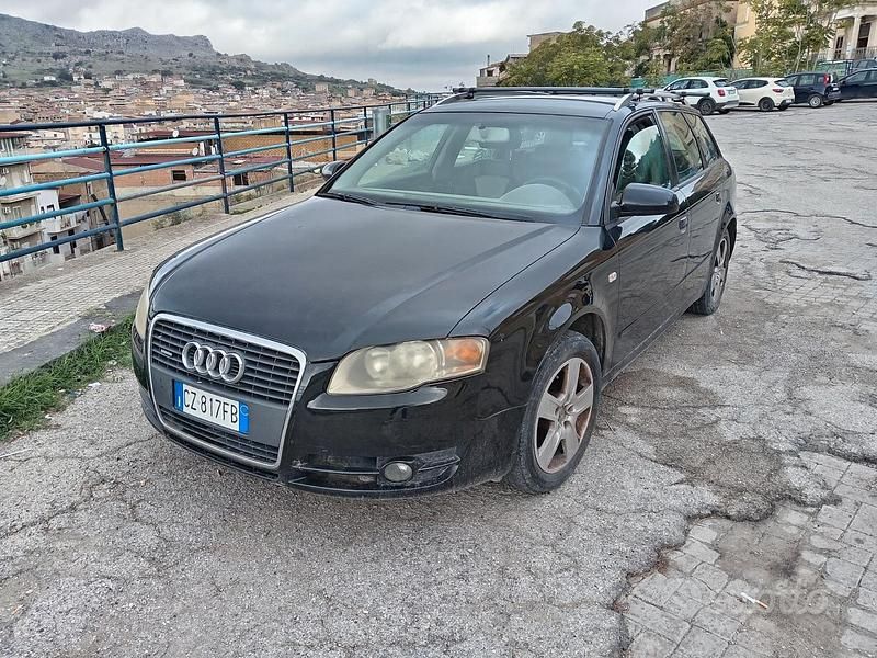 Nero Usata 2005 Audi A4 Tre volumi | 2000 € (Buon prezzo) - Immagine 1/3