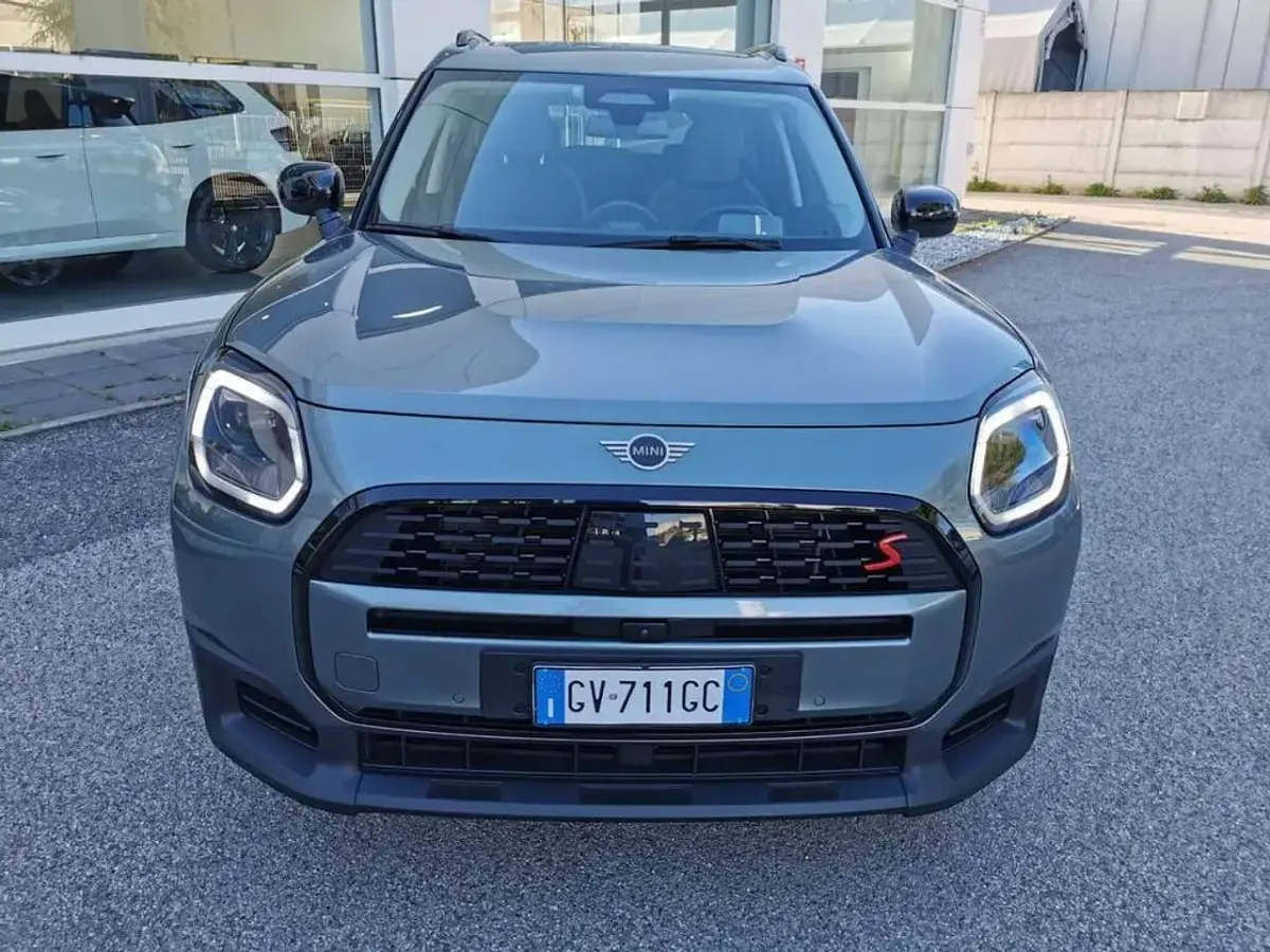 Usata Mini Cooper Countryman Classic 218 CV (160 kW) 2024 Smokey green SUV