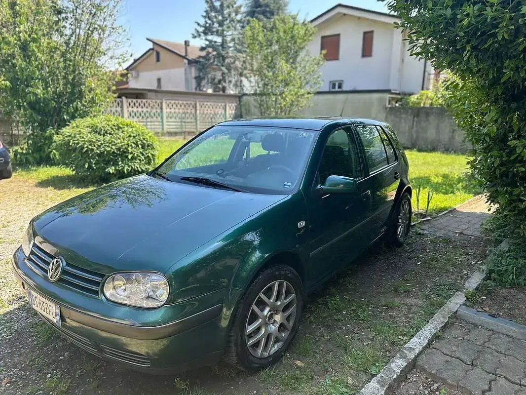 Usata VW Golf IV Highline 116 CV (85 kW) 2001 Berlina