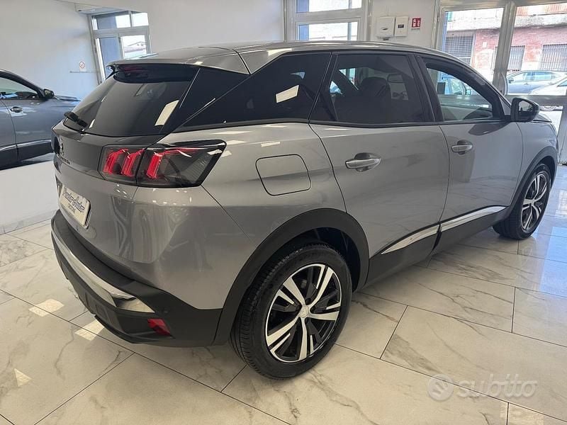 Usata Peugeot 3008 Allure 130 CV (95 kW) 2023 Grigio SUV