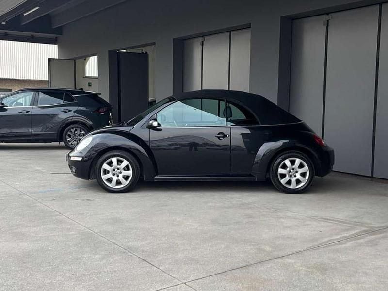 Usata VW New Beetle 75 CV (55 kW) 2008 Nero Utilitaria