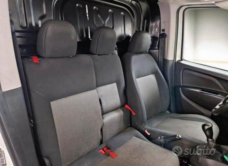 Usata Fiat Doblò 120 CV (88 kW) 2020 Bianco Monovolume