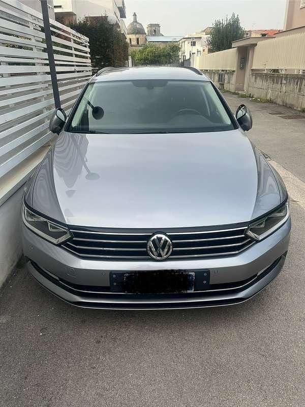Usata VW Passat Business 120 CV (88 kW) 2019 Grigio Station wagon