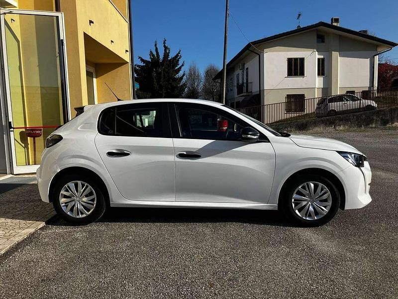 Usata Peugeot 208 Active 102 CV (75 kW) 2021 Bianco Utilitaria