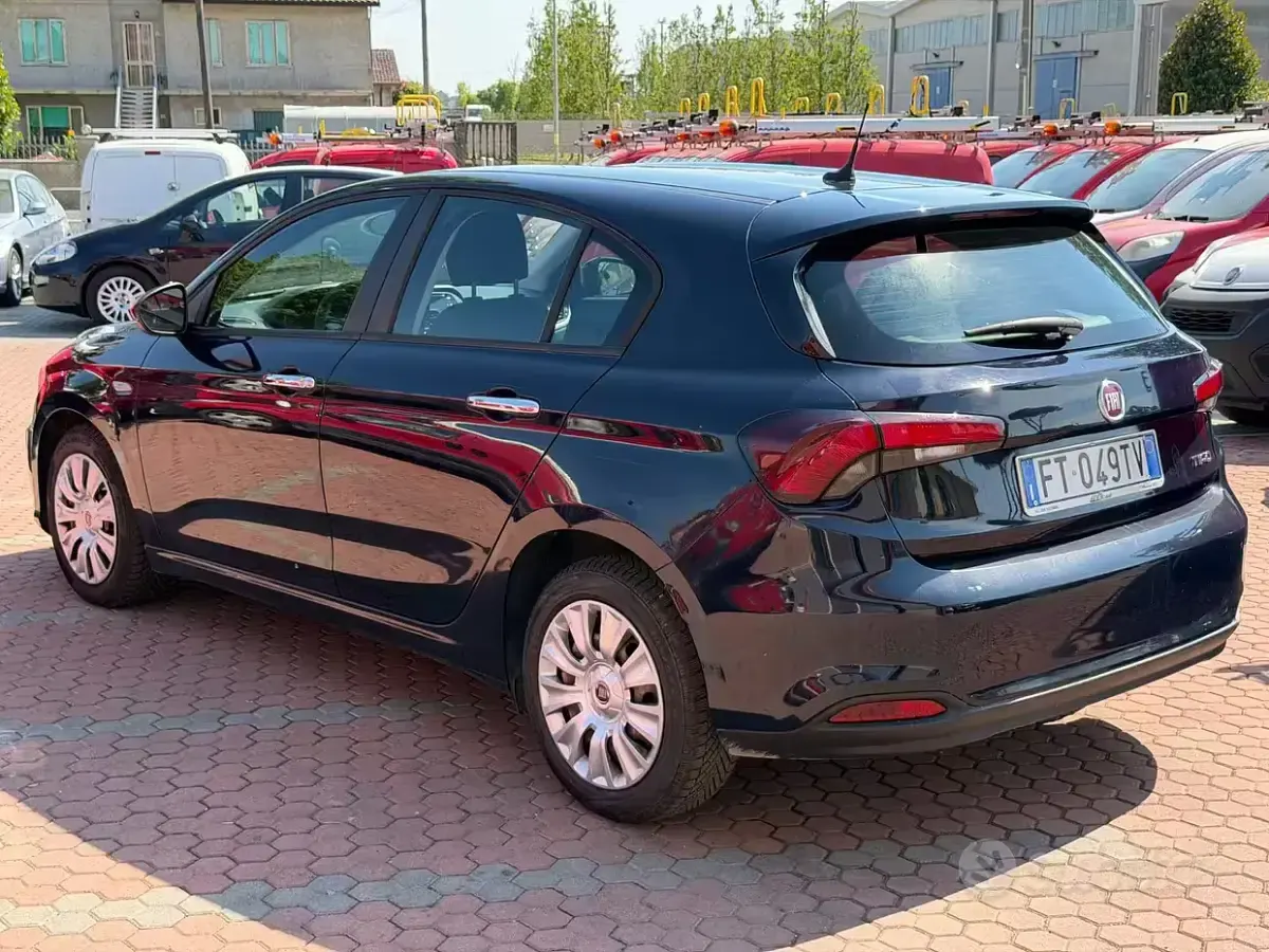 Usata Fiat Tipo Easy 120 CV (88 kW) 2018 Blu Berlina