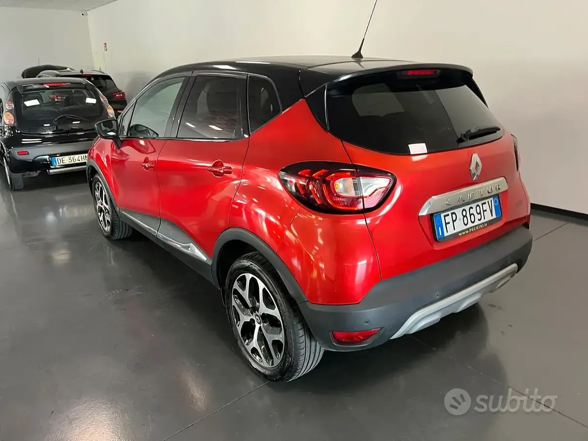 Usata Renault Captur Zen 90 CV (66 kW) 2018 Rosso SUV
