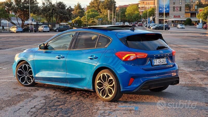 Usata Ford Focus ST-Line 120 CV (88 kW) 2018 Blu/azzurro Berlina