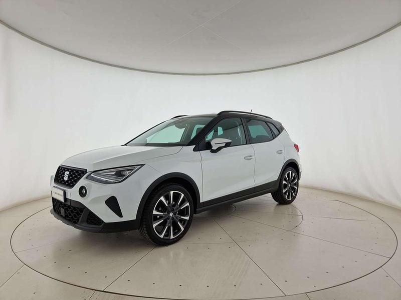 Bianco nevada nero midnight Usata 2024 Seat Arona Black Edition SUV | 17.500 € (Buon prezzo) - Immagine 1/4