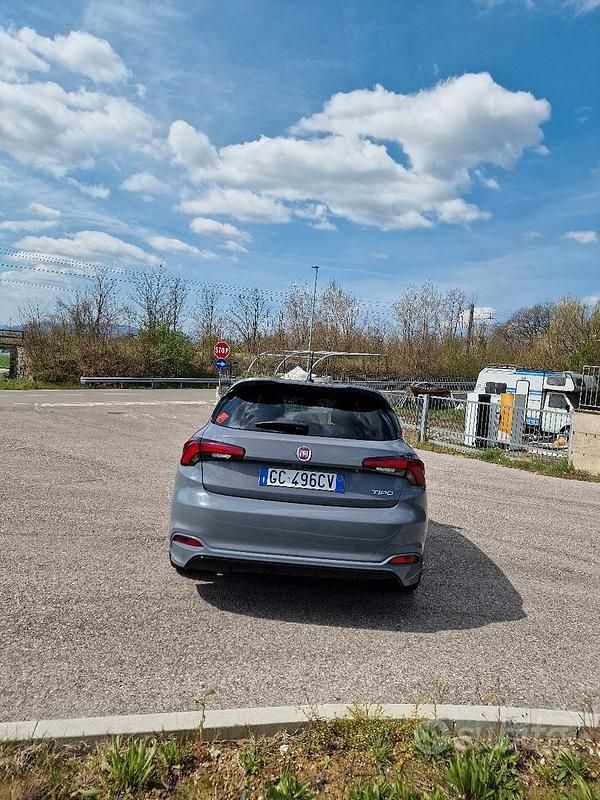 Usata Fiat Tipo Sport 120 CV (88 kW) 2020 Grigio Berlina