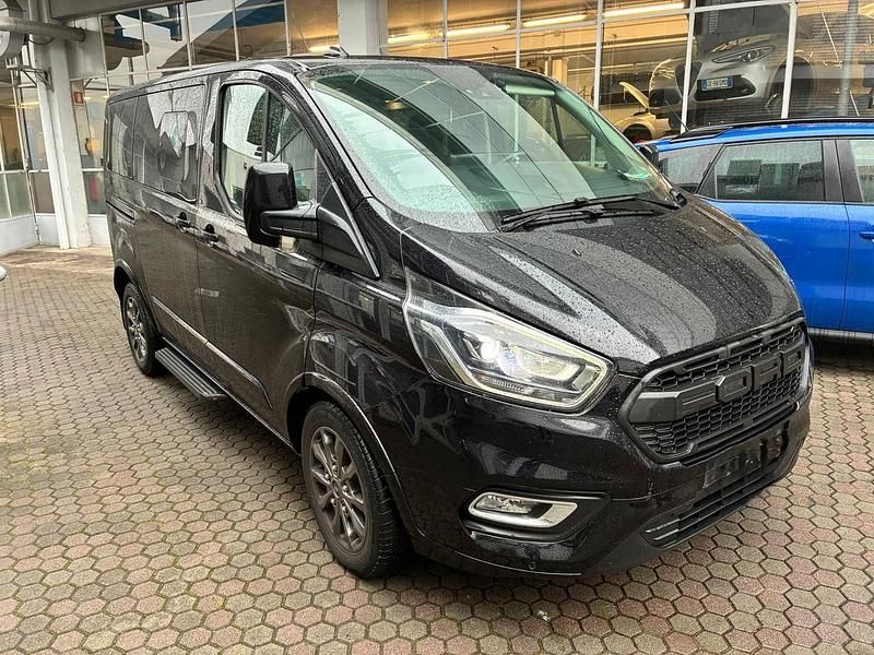 Usata Ford Tourneo Custom 184 CV (135 kW) 2022 Nero Furgone