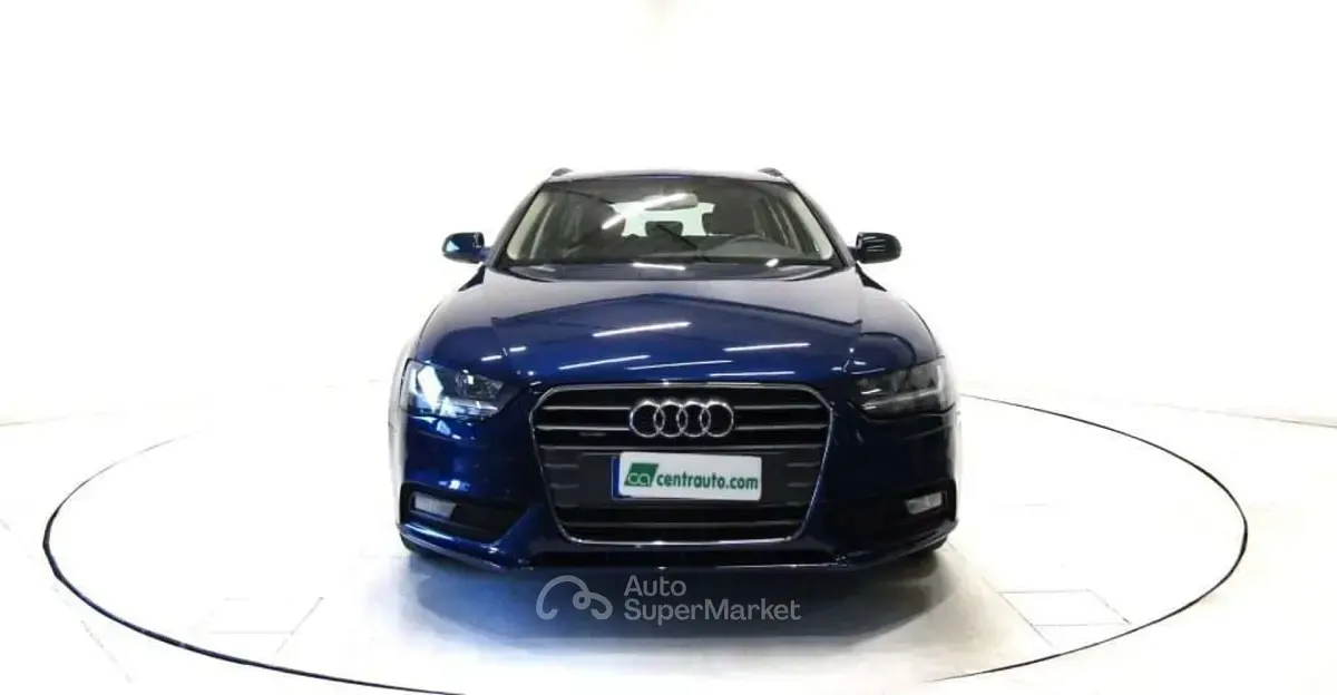 Usata Audi A4 177 CV (130 kW) 2012 Blu scuro Station wagon