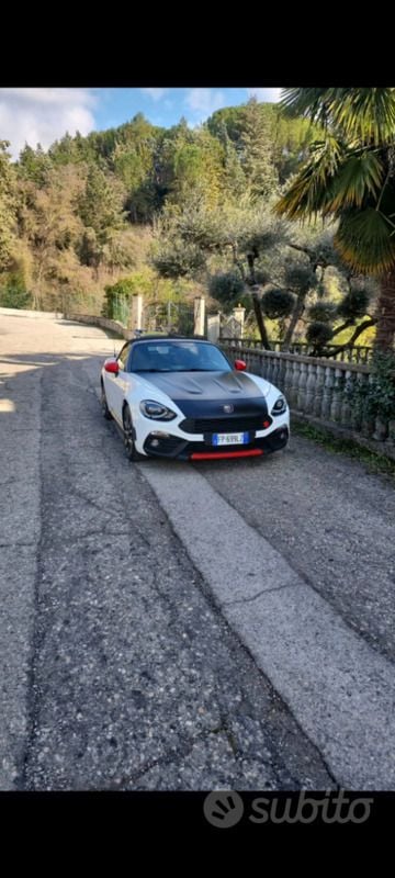 Bianco Usata 2018 Abarth 124 Spider Cabrio | 29.000 € (Buon prezzo) - Immagine 1/3