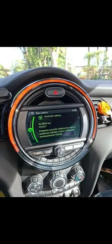 Usata Mini ONE 75 CV (55 kW) 2020 Arancione Utilitaria