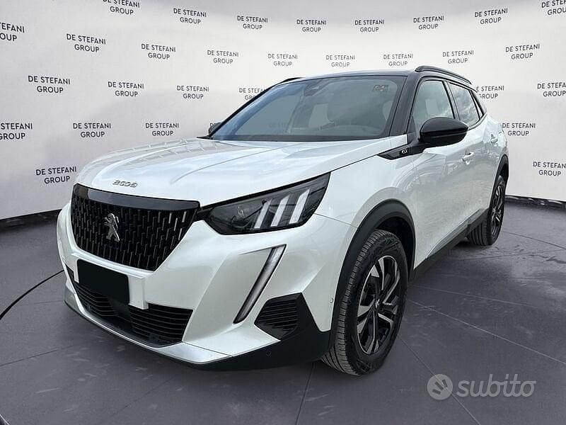 Usata Peugeot 2008 GT 131 CV (96 kW) 2023 Bianco SUV