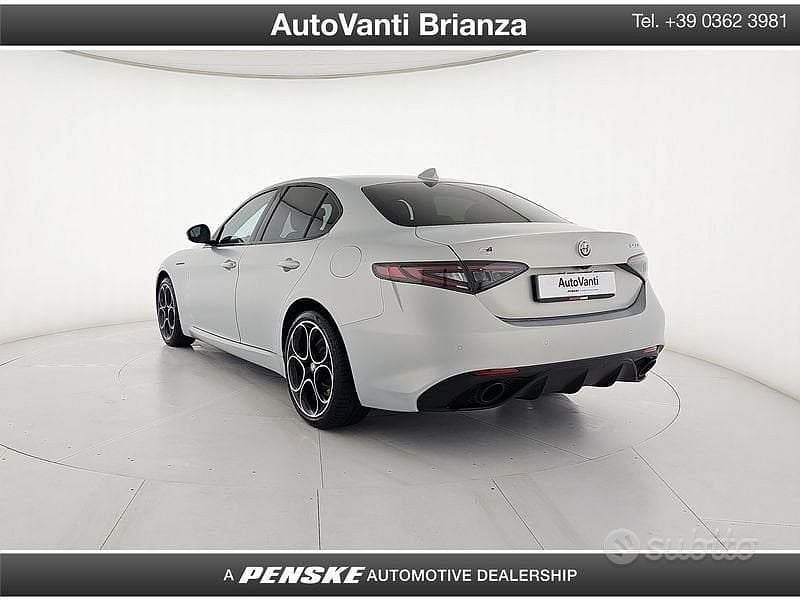 Usata Alfa Romeo Giulia Competizione 211 CV (155 kW) 2023 Grigio Berlina