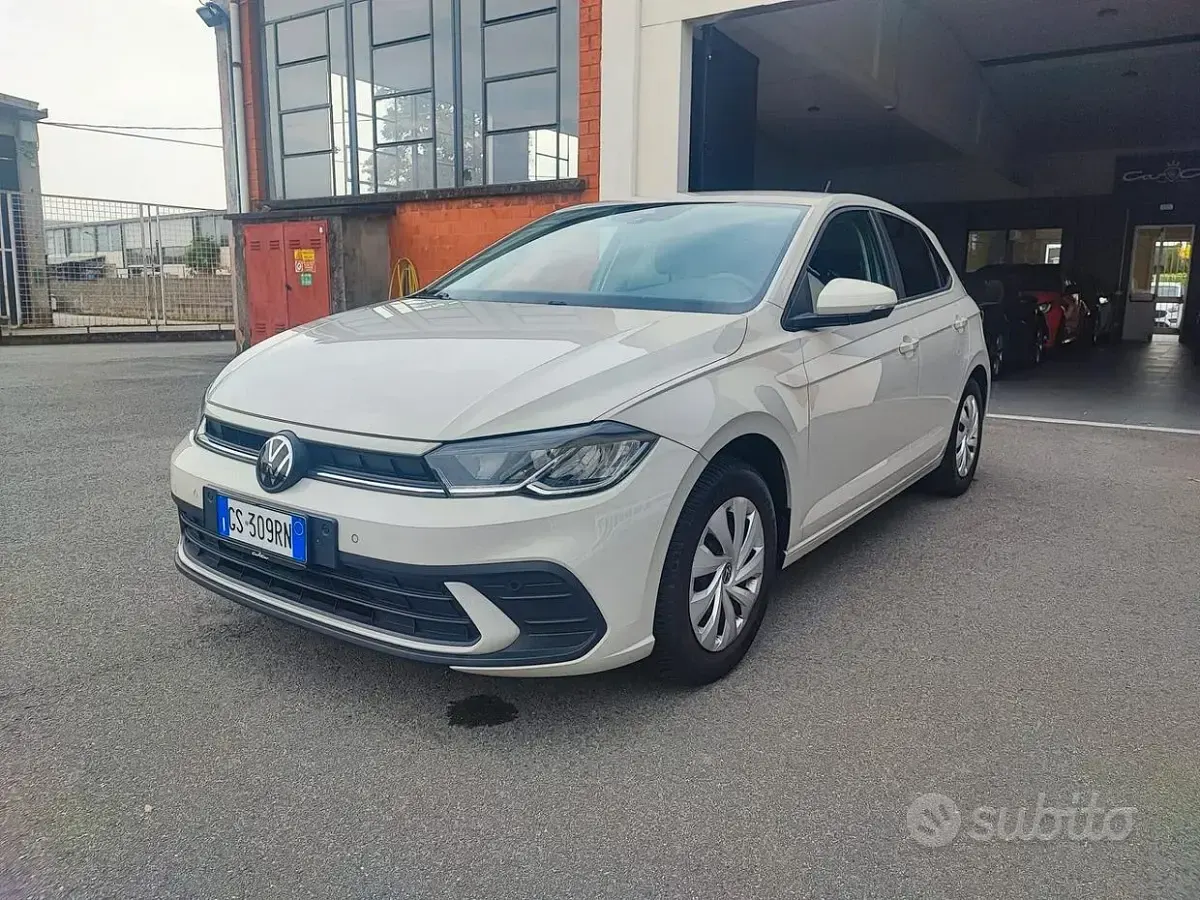 Usata VW Polo Life 95 CV (69 kW) 2022 Grigio Utilitaria