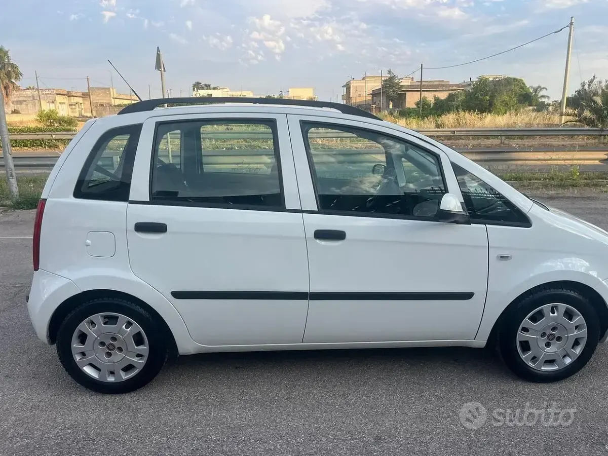 Usata Fiat Idea Dynamic 77 CV (56 kW) 2012 Bianco Monovolume
