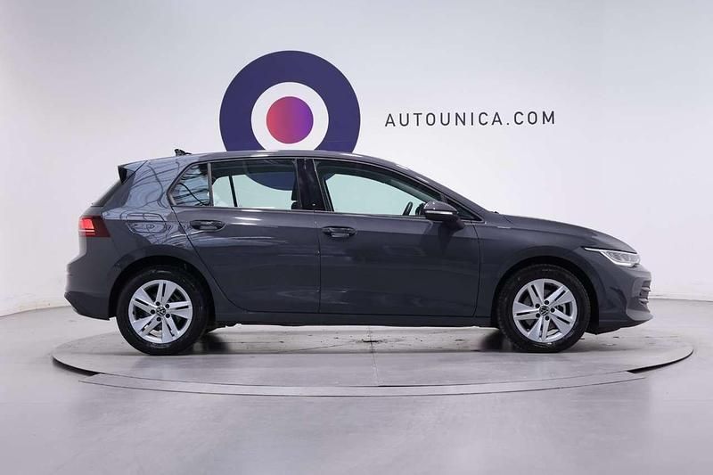 Usata VW Golf VIII Life 116 CV (85 kW) 2025 Grigio Berlina