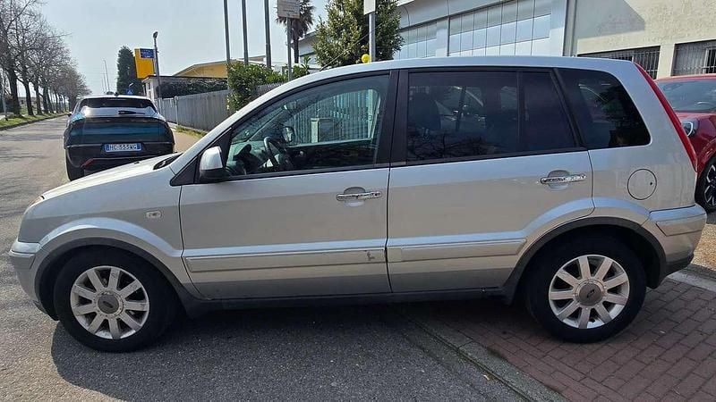 Usata Ford Fusion 101 CV (74 kW) 2010 Grigio Utilitaria