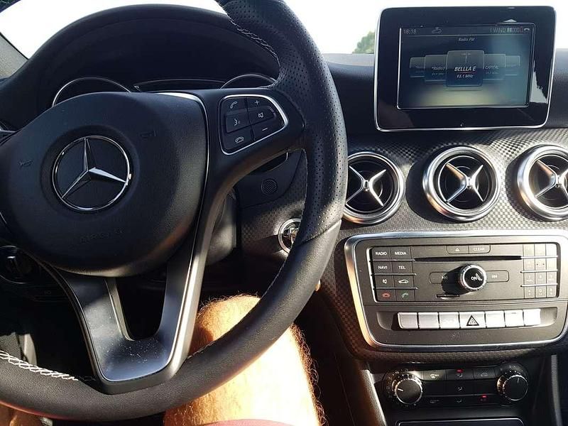 Usata Mercedes A180 109 CV (80 kW) 2016 Bianco Berlina