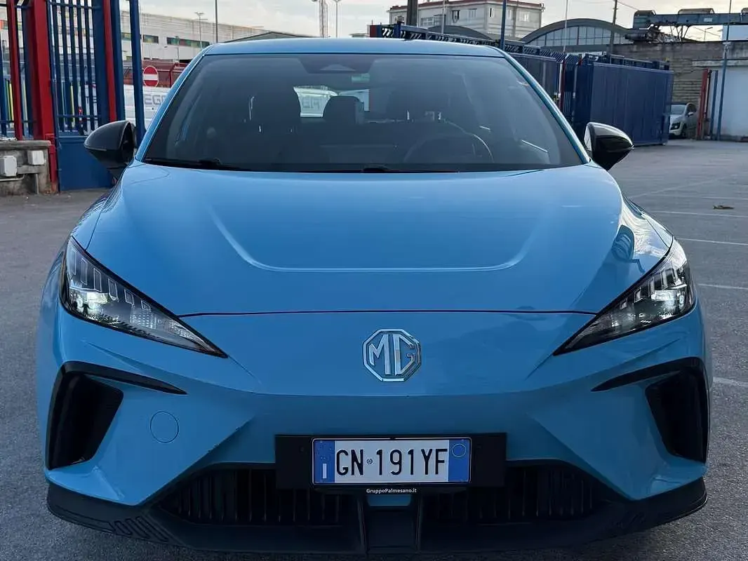 Usata MG MG4 EV 50 kW (69 CV) 2023 Blu/azzurro Utilitaria