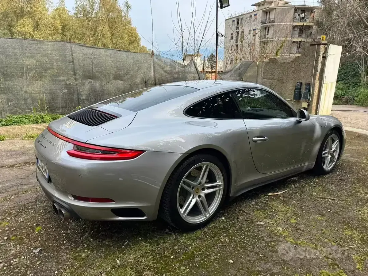Usata Porsche 911 Carrera 370 CV (272 kW) 2017 Grigio Coupé