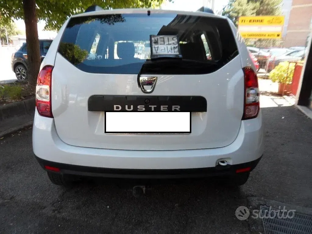 Usata Dacia Duster Lauréate 110 CV (80 kW) 2015 Bianco SUV