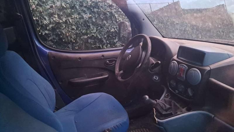 Usata Fiat Doblò 106 CV (77 kW) 2004 Blu/azzurro Monovolume