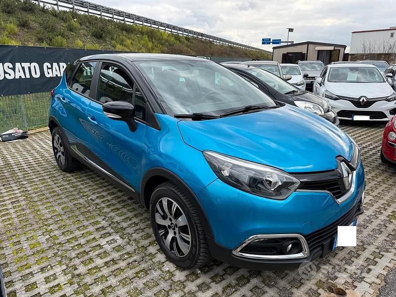 Usata Renault Captur Iconic 90 CV (66 kW) 2015 Blu SUV